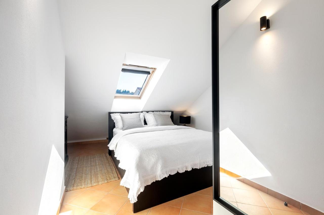 Apartman Luri Sutivan Esterno foto