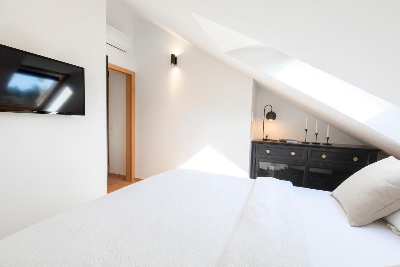 Apartman Luri Sutivan Esterno foto